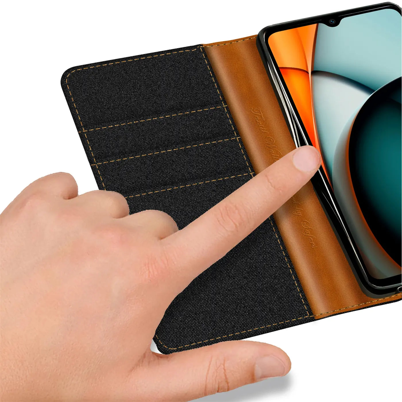 Schwarze Textil-Klapphülle mit braunem Leder, Kartenfach, Finger auf Xiaomi Redmi A3.