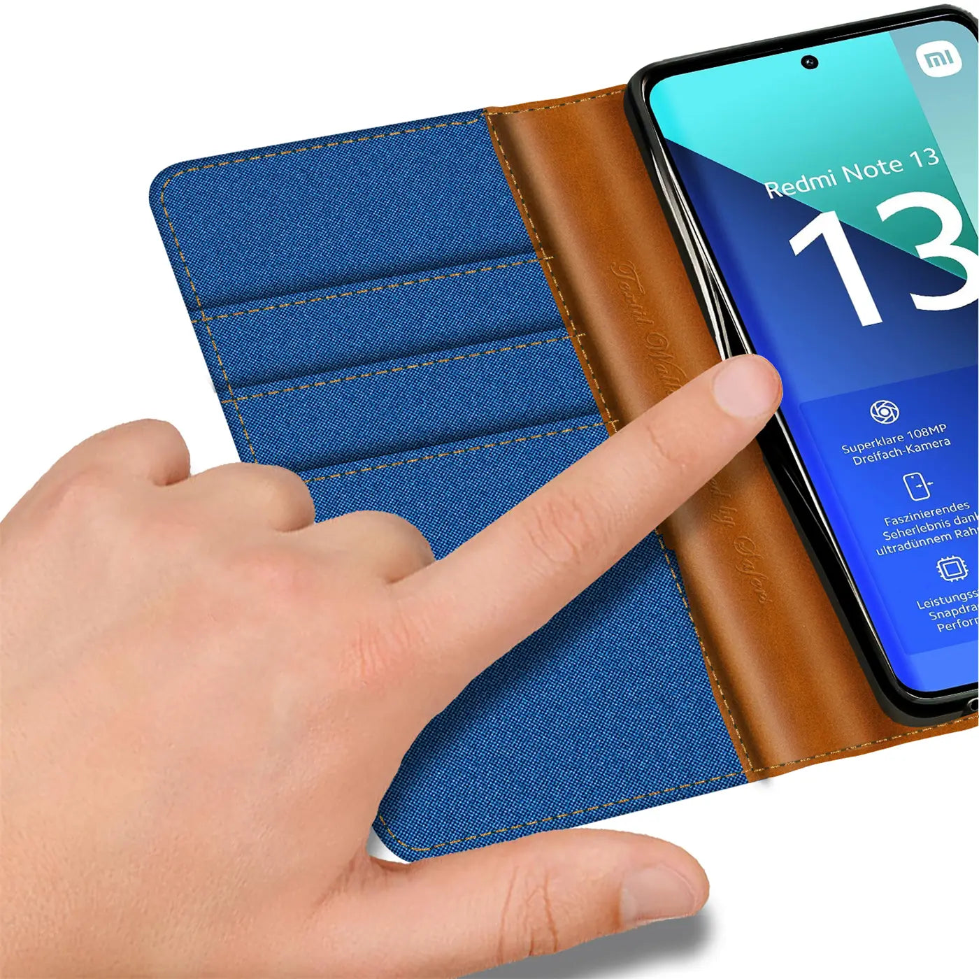Blaue Textil-Klapphülle mit braunem Leder-Detail und Kartenfächern, zeigt Xiaomi Redmi Note 13 4G.