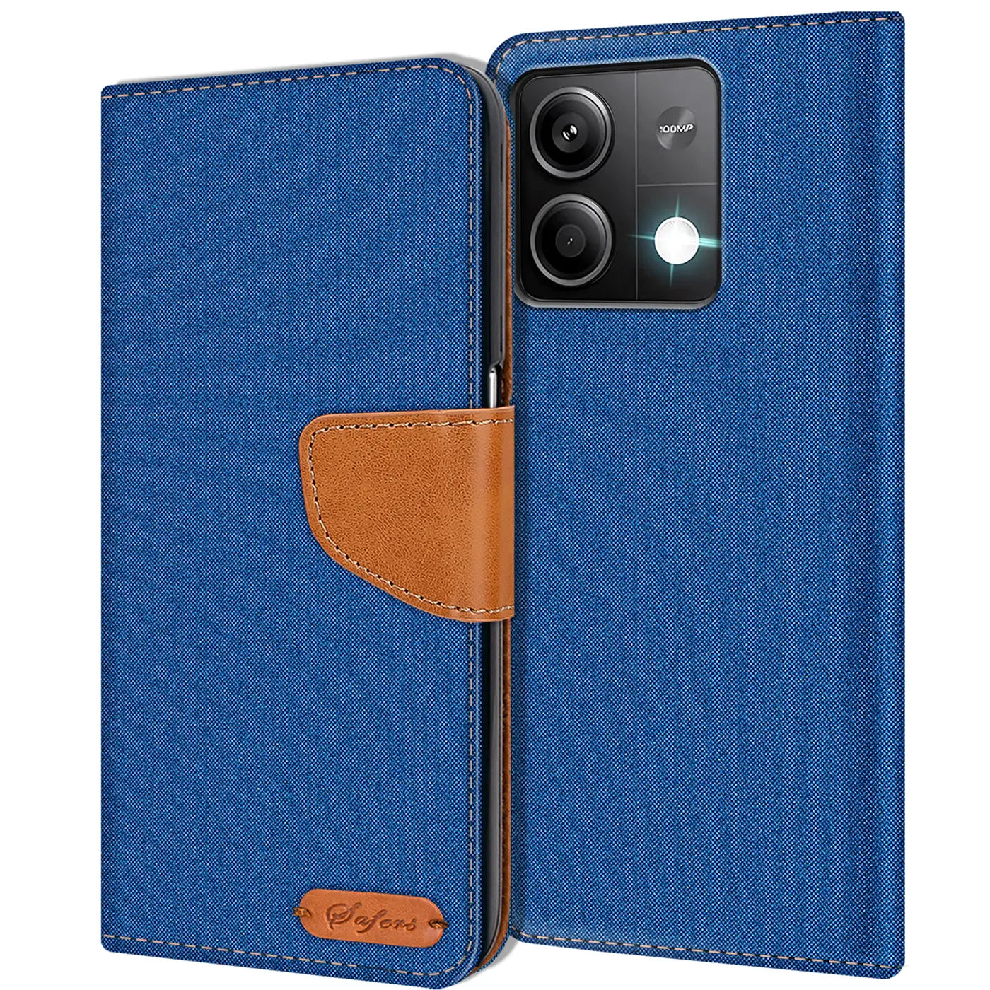 Blaue Textil-Klapphülle mit braunem Lederakzent, offen, zeigt Handy-Rückseite mit Kamera.