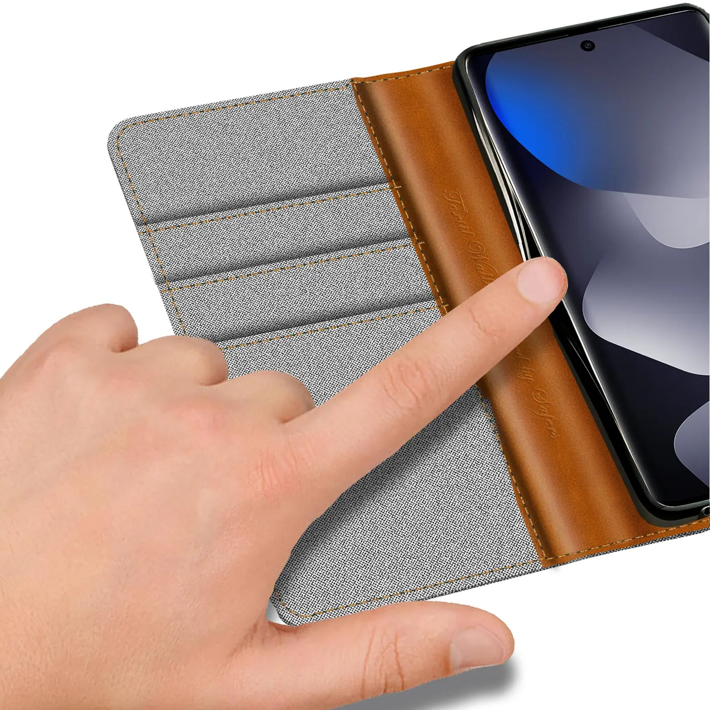 Graue Textil-Klapphülle mit braunem Lederdetail, von oben, zeigt Smartphone-Display.