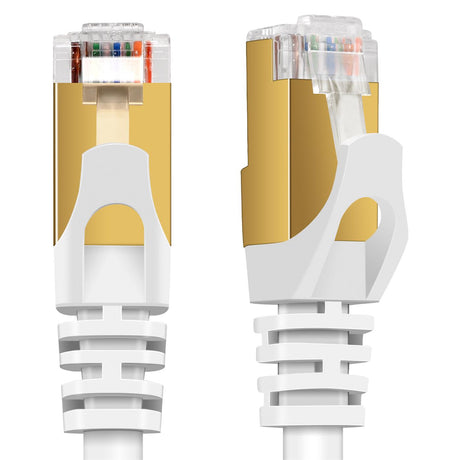 Zwei RJ45-Stecker, weiß/gold, Nahaufnahme, Netzwerkkabel-Anschluss