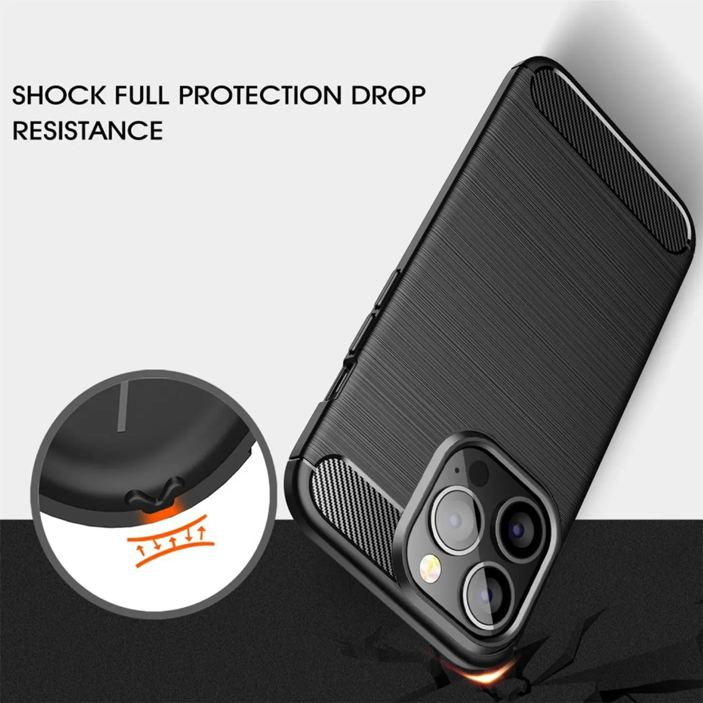 Schwarze Carbon-Hülle für iPhone 15 Pro Max, von schräg oben, mit Nahaufnahme der Stoßdämpfung.