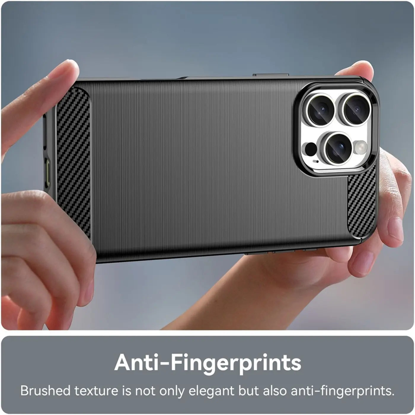 Dunkelgraue Carbon-Hülle mit gebürsteter Textur, von hinten gezeigt, iPhone 16 Pro mit drei Kameras.