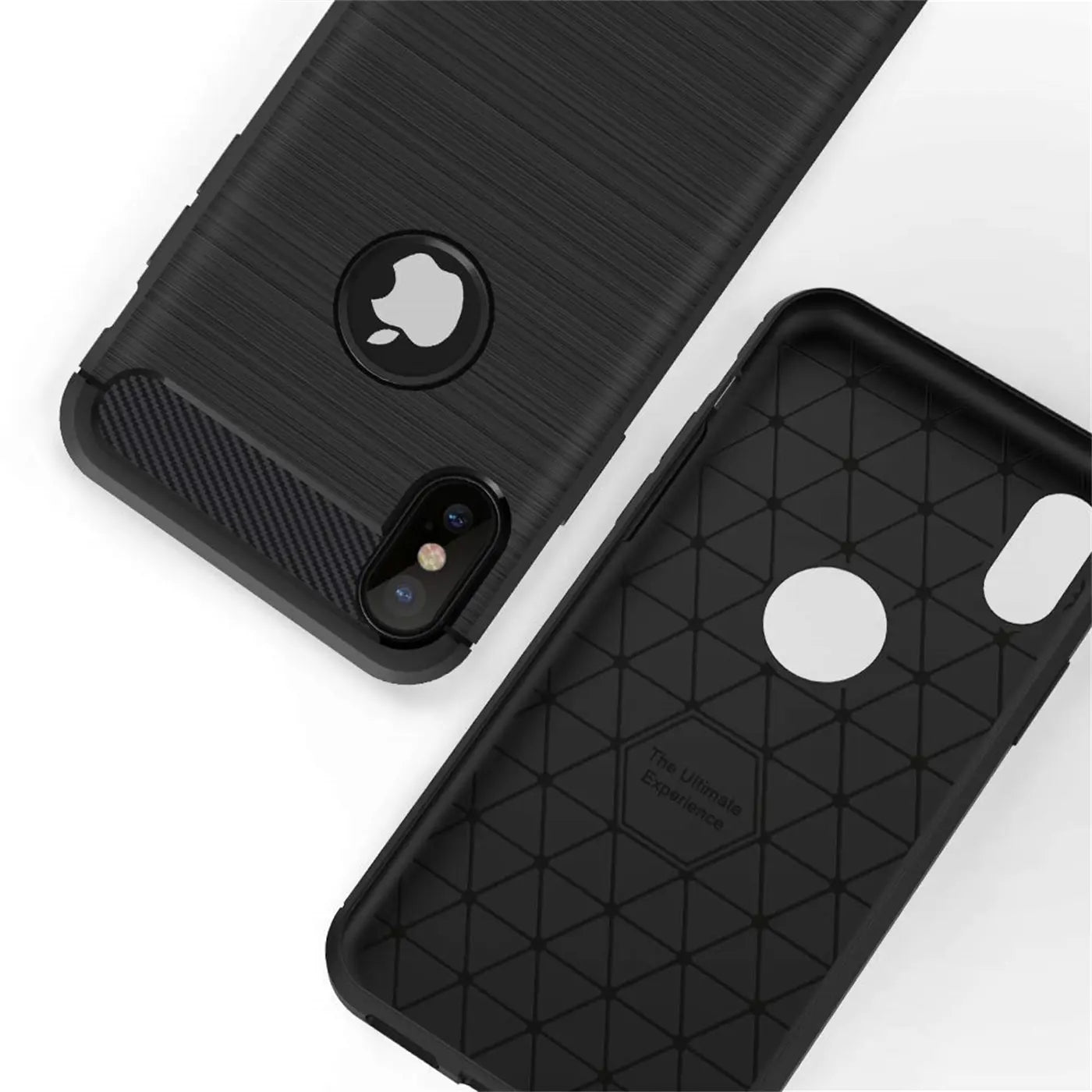 Schwarze Carbon-Hülle für iPhone Xs Max, von oben, mit Apple-Logo und Kameraaussparung.