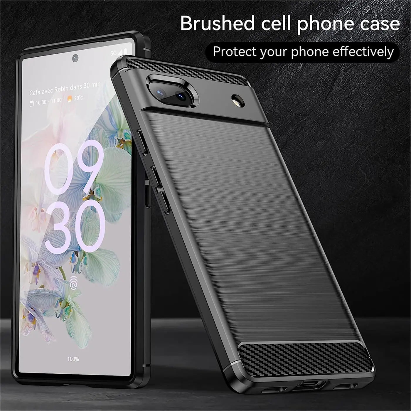 Schwarze Carbon-Hülle für Google Pixel 6a, schräg von hinten rechts, mit gebürsteter Textur.