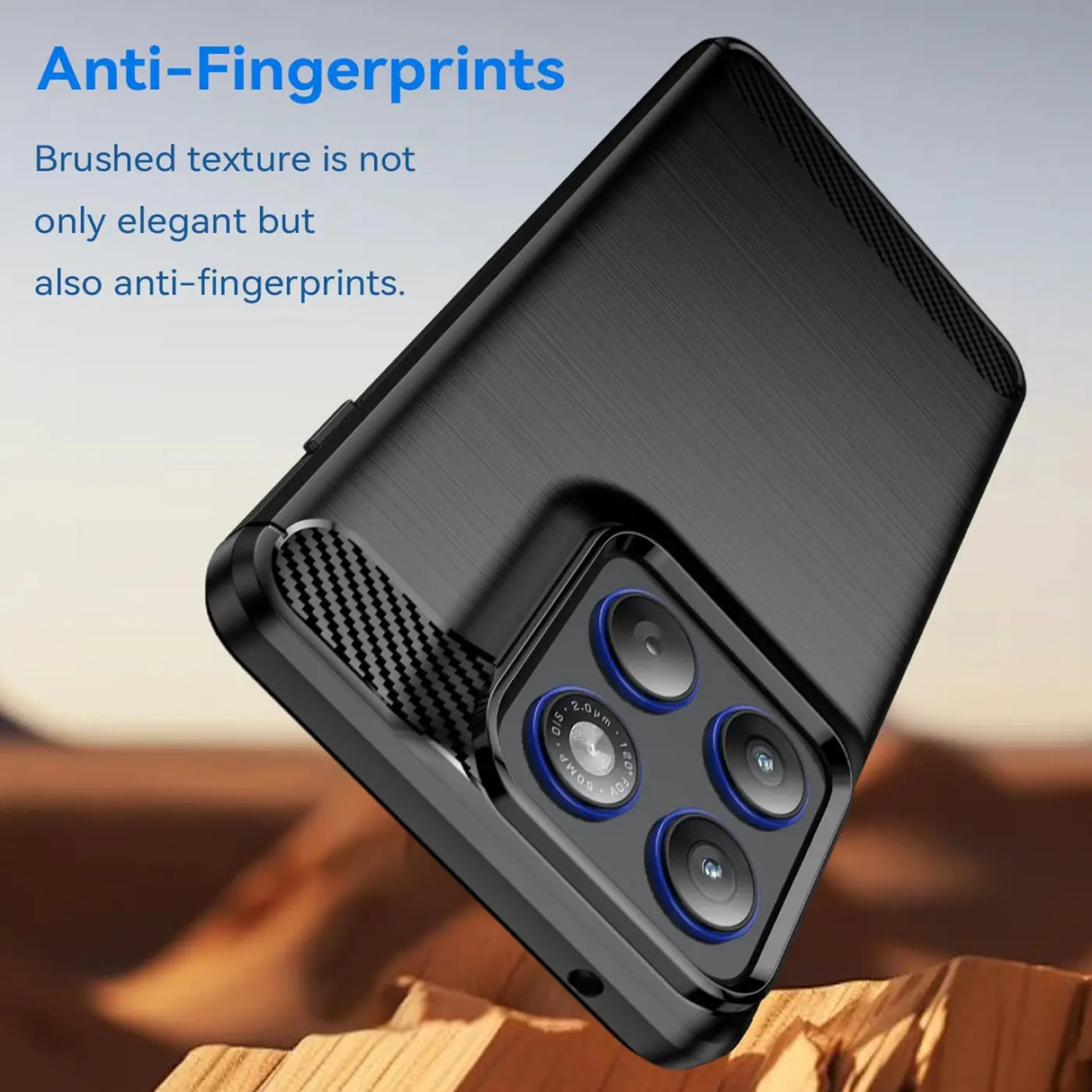 Schwarze Carbon-Handyhülle für Motorola Edge 70, Rückansicht, von schräg oben.