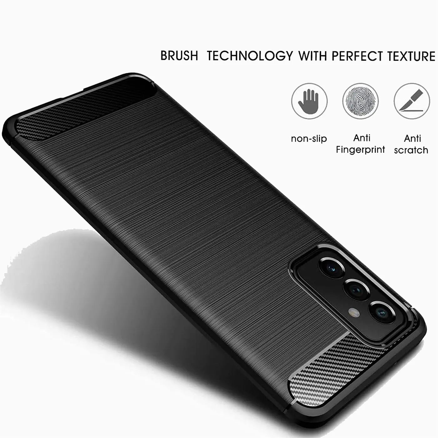 Schwarze Carbon-Hülle mit gebürsteter Textur, von oben links auf ein Samsung Galaxy A13 5G / A04s aufgelegt.