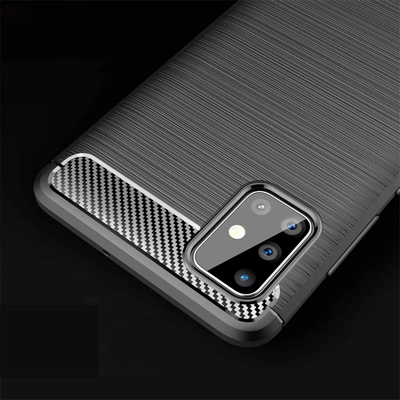 Graue Carbon-Hülle mit gebürsteter Textur, Nahaufnahme der Kamera, Samsung Galaxy A51