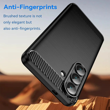Schwarze Carbon-Handyhülle, Rückansicht, mit drei Kameralinsen, für Samsung Galaxy S26.