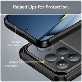 Schwarze Carbon-Hülle mit erhöhtem Rand schützt Kamera und Display eines Smartphones.
