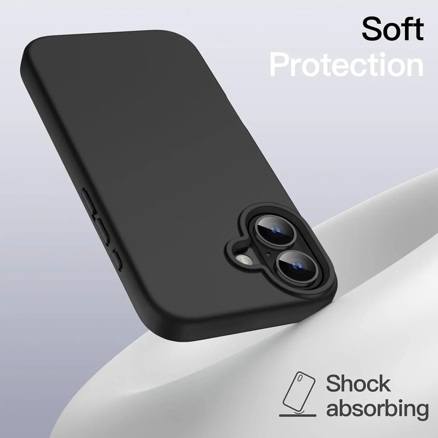 Schwarze, matte Silikonhülle für iPhone 17, von schräg oben, mit Kameraaussparung.