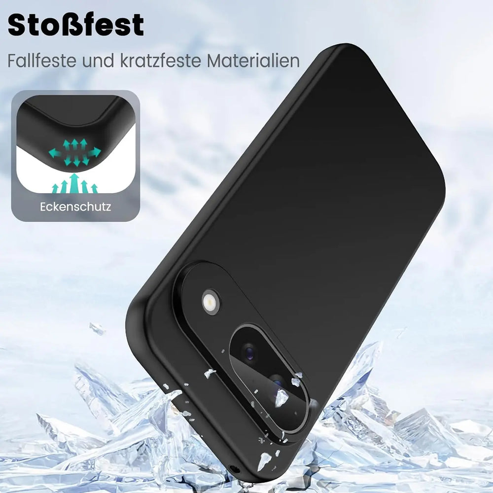 Schwarze, matte Silikonhülle für Google Pixel 9, schräg von hinten gezeigt, fällt auf Eisbrocken.