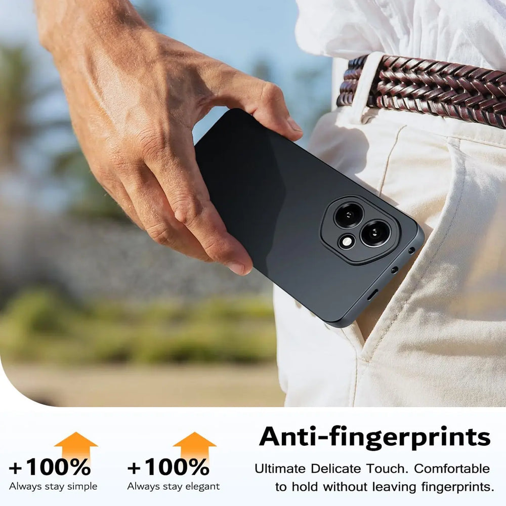 Schwarze Silikonhülle für Honor 400, von vorne, in der Hand gehalten.