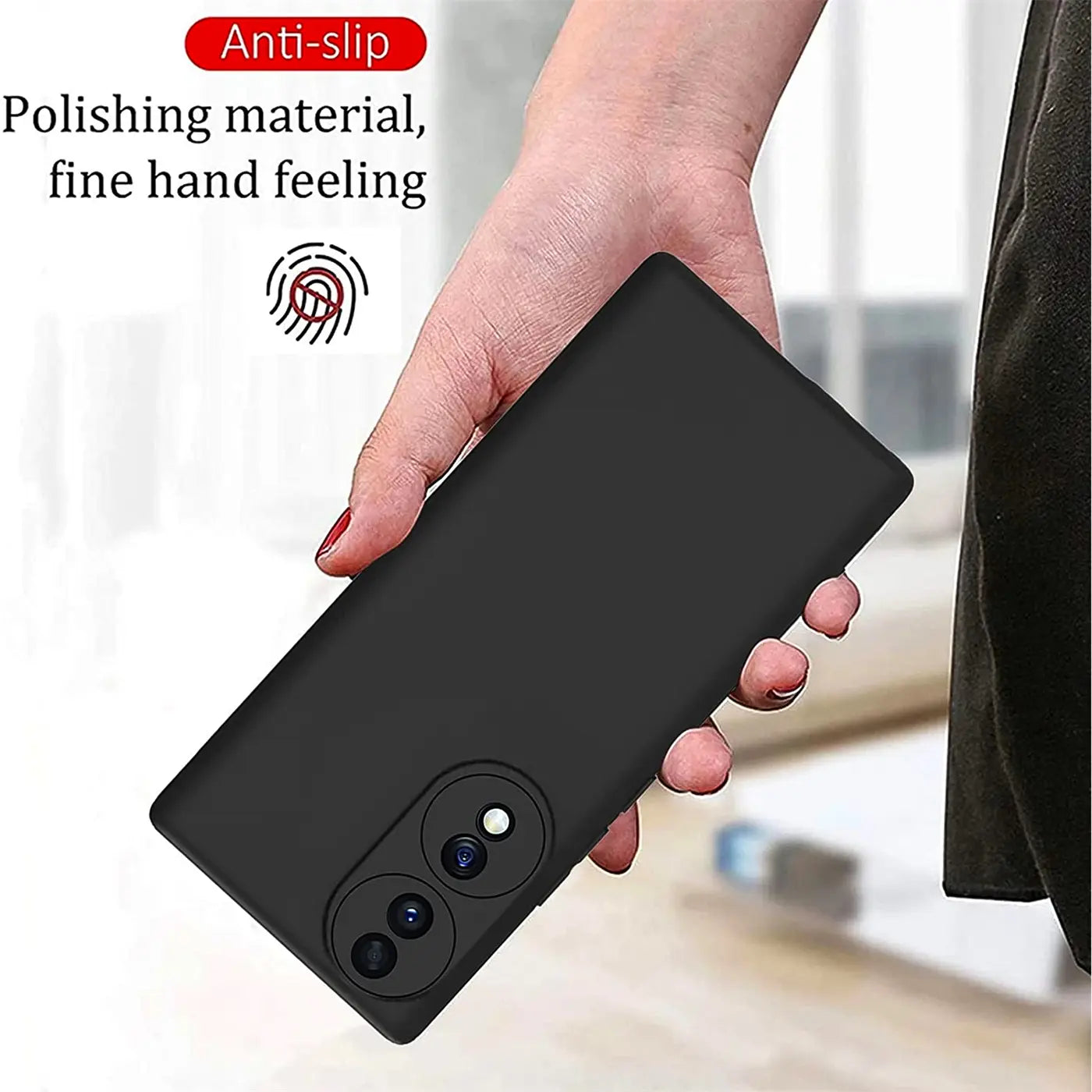 Schwarze Silikonhülle für Honor 70, matt, von vorne gehalten, Kameraaussparung sichtbar.