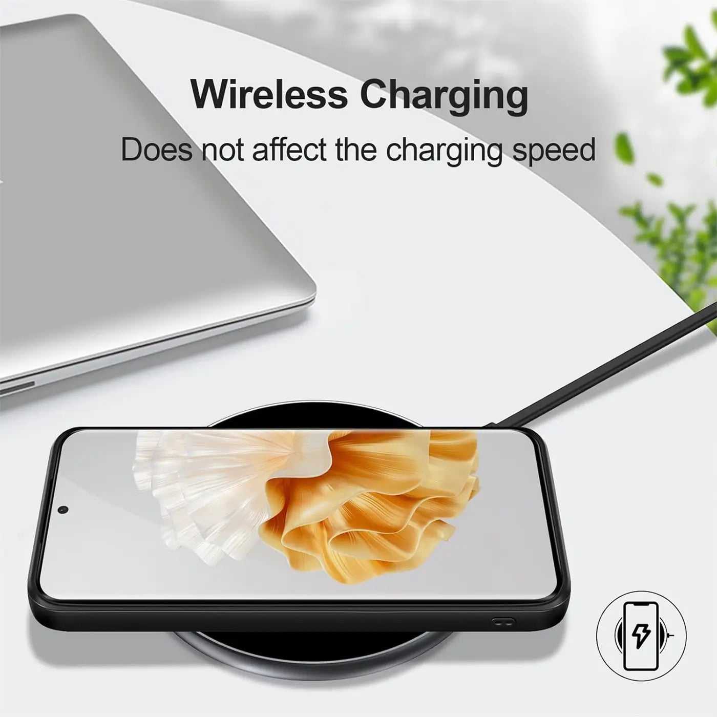 Schwarze Silikonhülle auf Huawei P60 Pro lädt drahtlos auf.