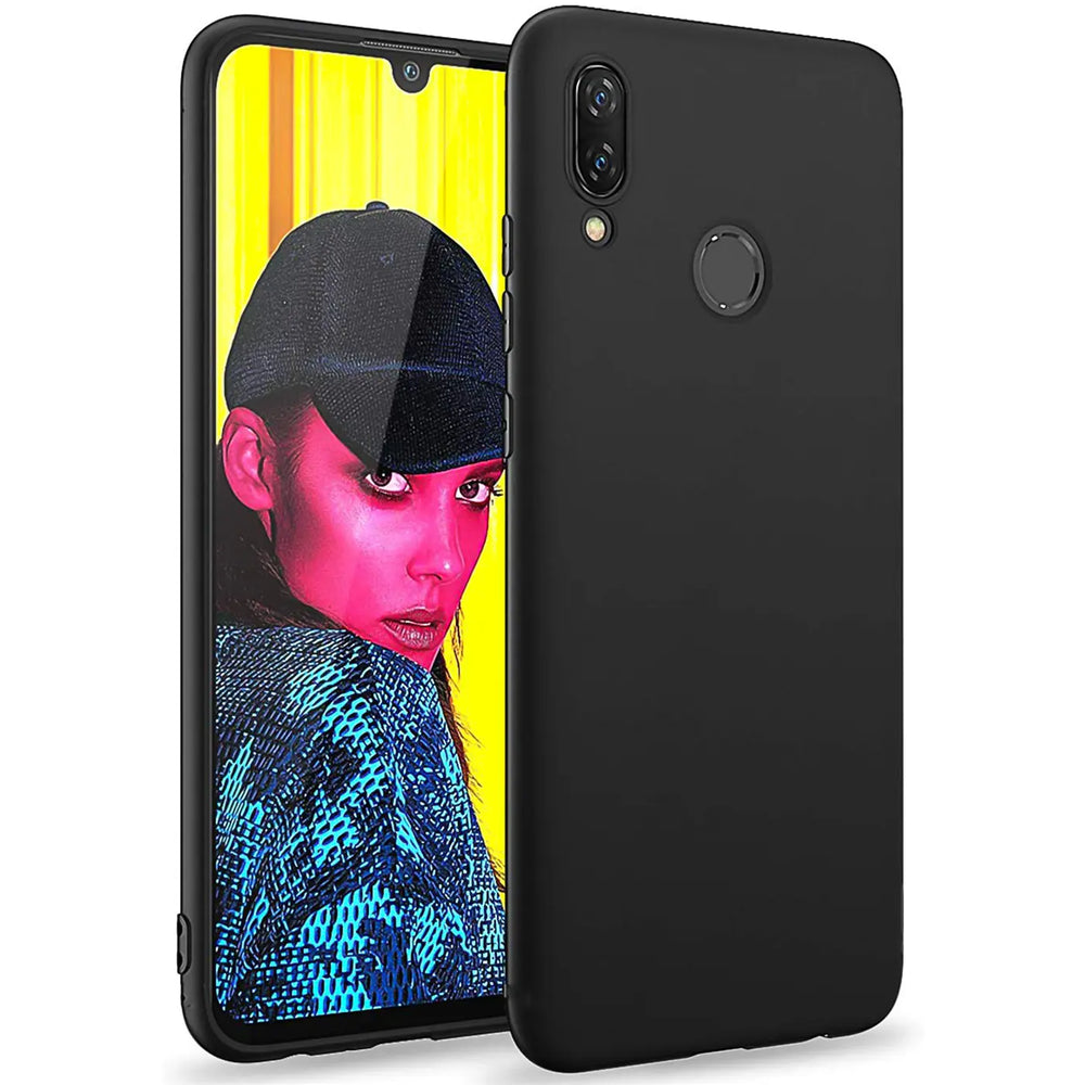 Schwarze, matte Silikonhülle auf einem Huawei P Smart 2019. Seitenansicht.