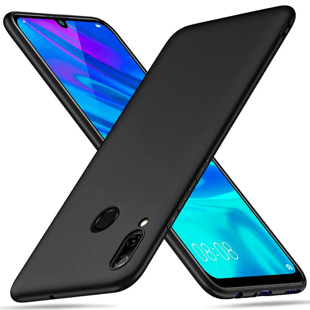Schwarze, matte Silikonhülle auf Huawei P Smart 2019, von schräg oben, Rückseite sichtbar.