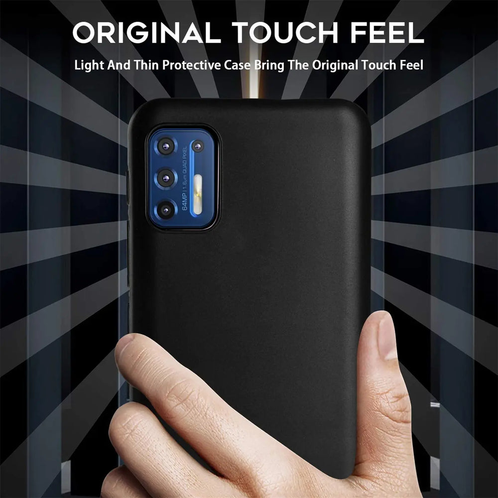 Schwarze Silikonhülle mit Motorola Edge 20 Lite Kamera, Nahaufnahme von der Rückseite.