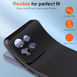 Schwarze, matte Silikonhülle, Nahaufnahme der Rückseite eines Motorola Edge 60 Neo mit Kameraaussparung.