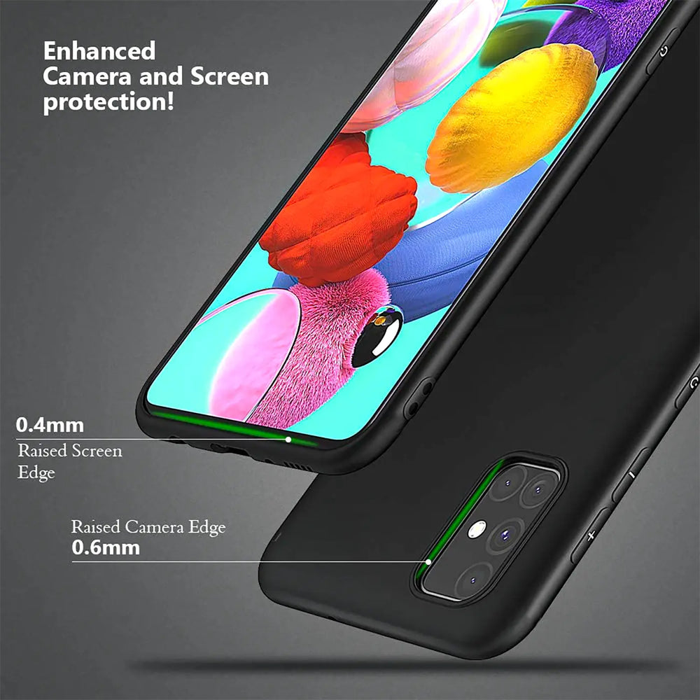 Schwarze Silikonhülle für Samsung Galaxy A51, von schräg oben, zeigt erhöhte Kanten.
