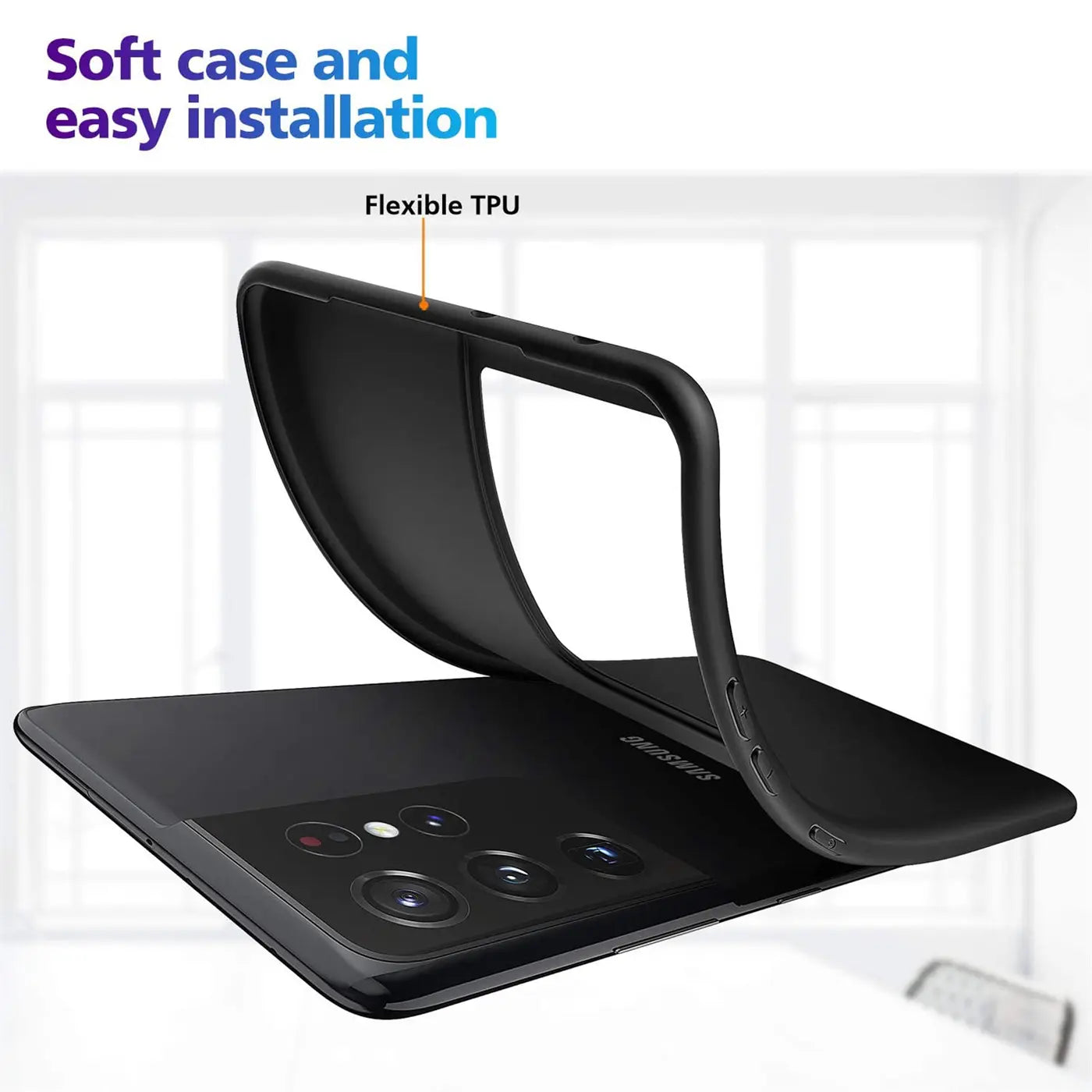 Schwarze, flexible TPU-Hülle wird auf ein Samsung Galaxy S21 Ultra aufgesetzt.