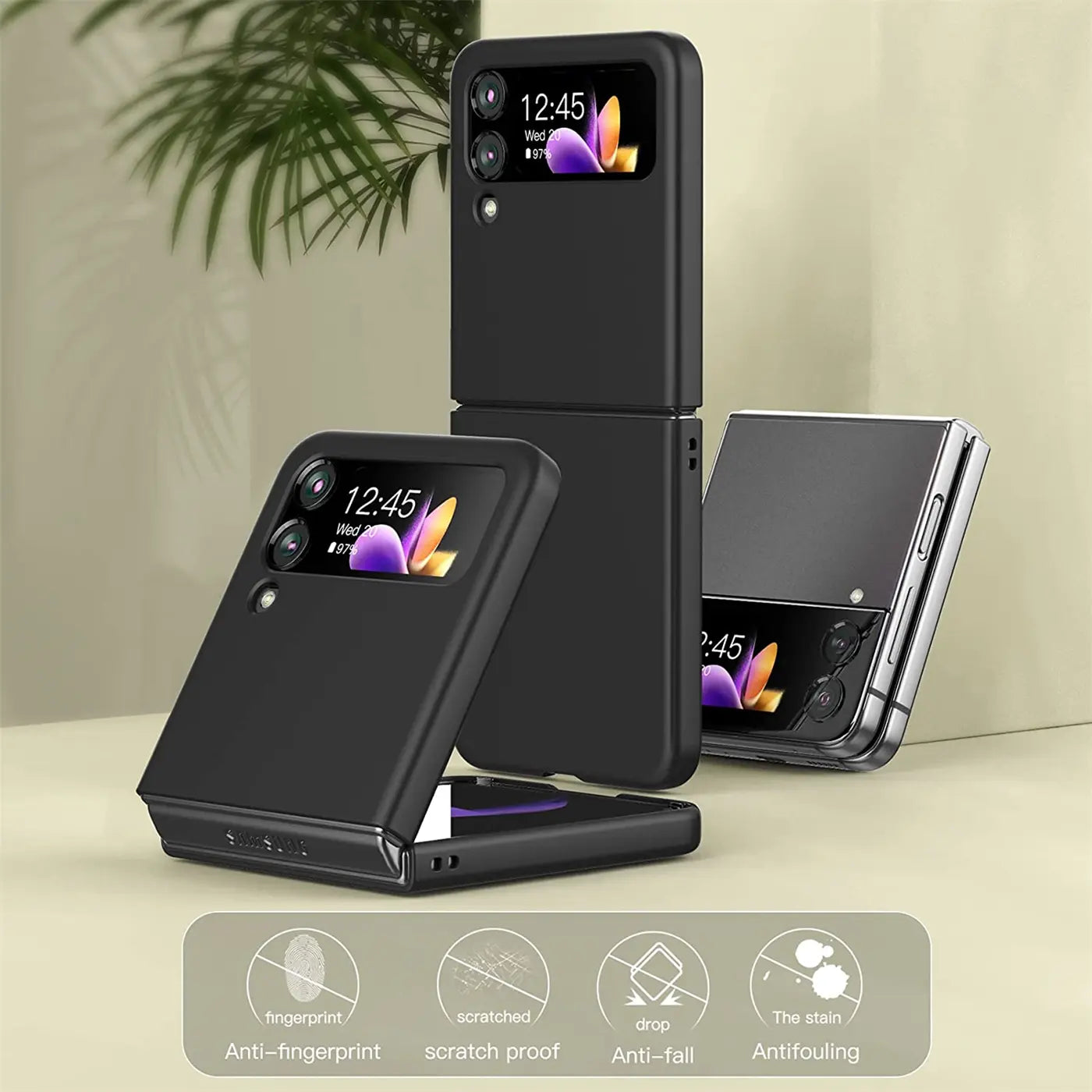 Schwarze Silikonhülle für Samsung Galaxy Z Flip 4, matt, von vorne schräg