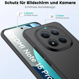 Schwarze Silikonhülle auf Xiaomi Redmi Note 15 Pro+. Nahaufnahme, Rückseite.