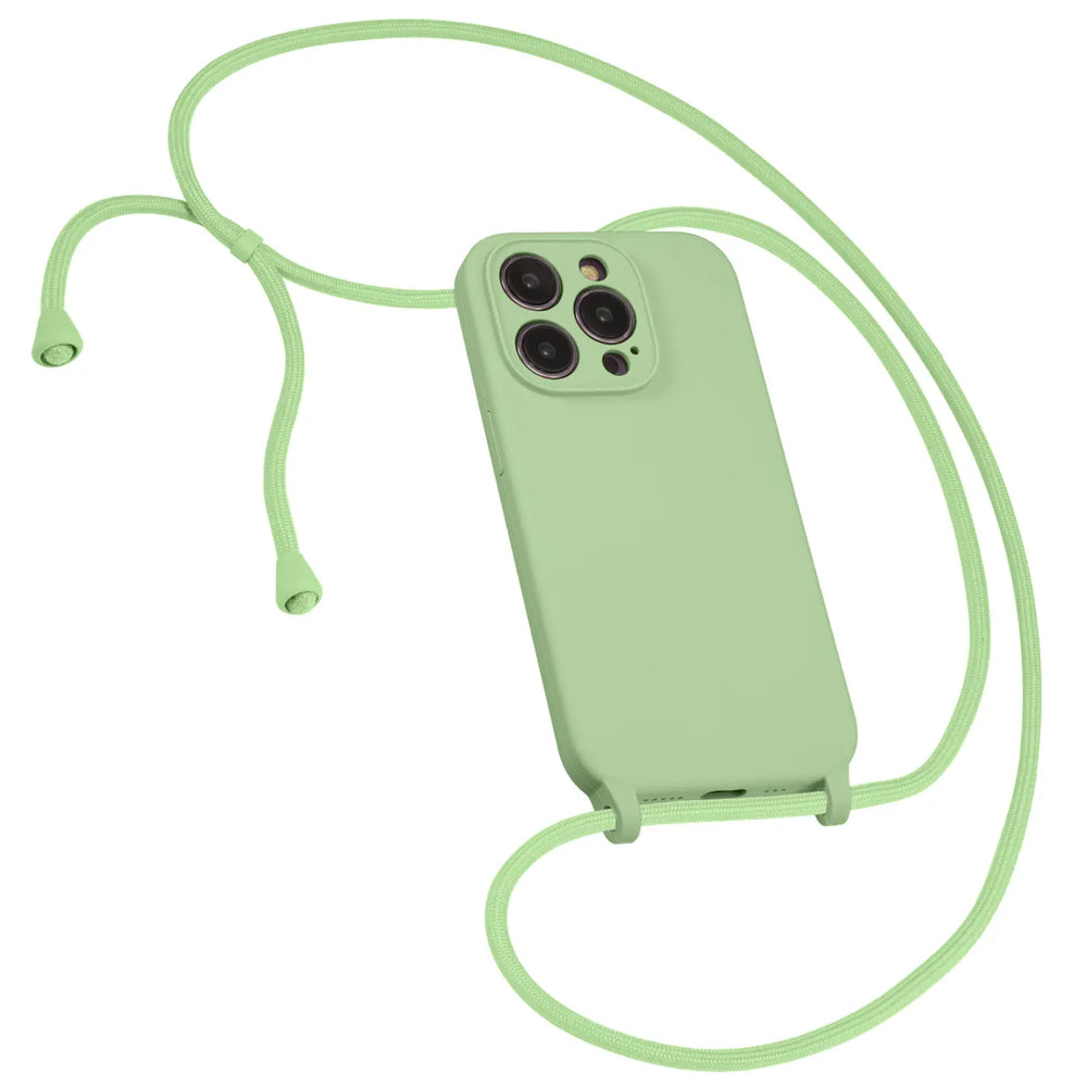 Helles grünes iPhone 13 Pro mit Kette, von oben rechts gesehen, Silikonhülle mit Kameraschutz.