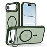 Drei grüne iPhone-Hüllen aus Kunststoff mit MagSafe-Ring und integriertem Ständer.