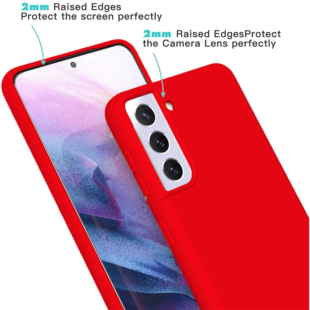 Rote Silikonhülle auf Samsung S21 FE, von vorne/oben, Nahaufnahme.