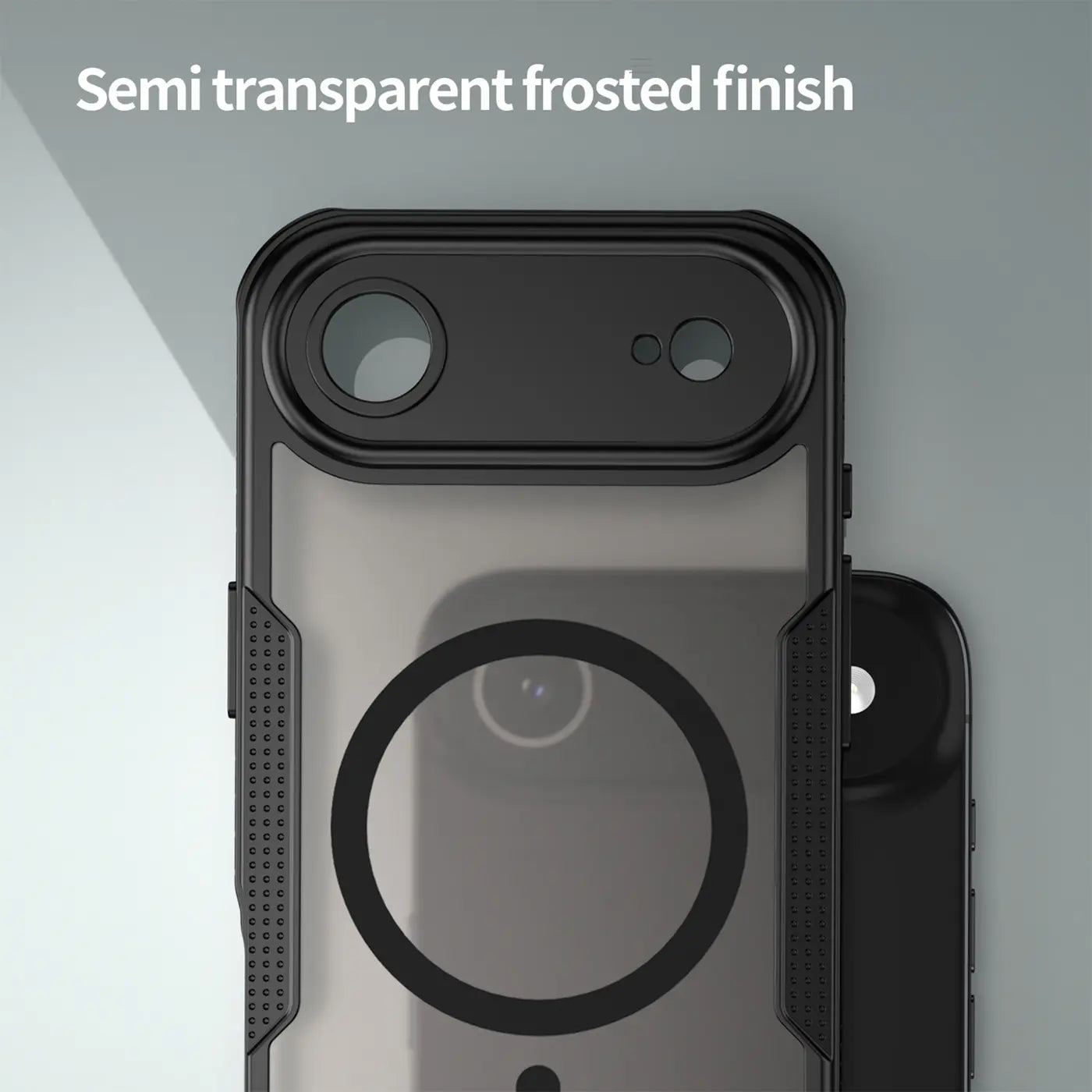 Schwarz/Graues, mattes, durchscheinendes Case mit MagSafe-Ring auf einem iPhone.