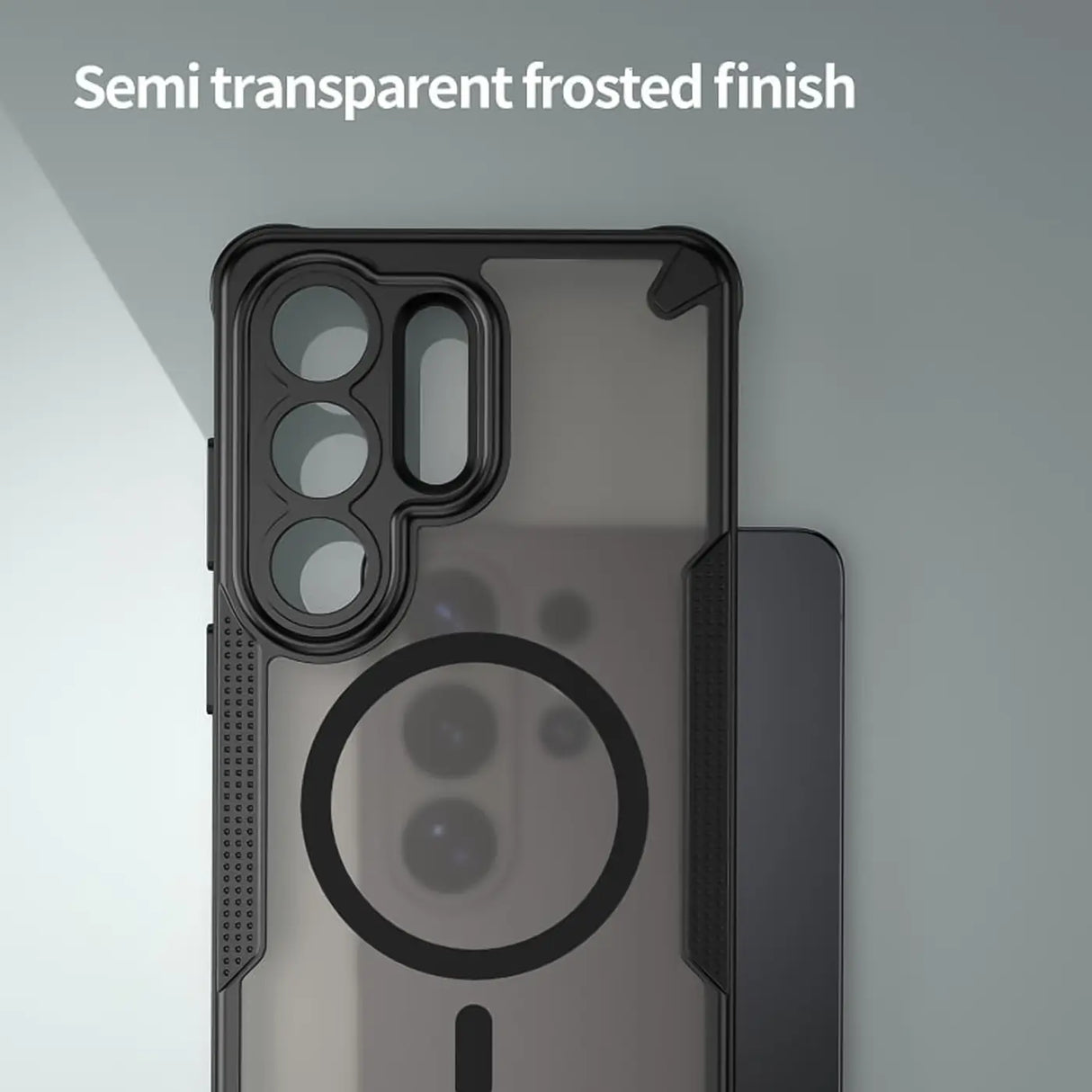 Schwarzes, halbtransparentes, mattes Handy-Case mit MagSafe-Ring auf Samsung S26 Ultra, Nahaufnahme.