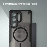 Schwarzes, halbtransparentes, mattes Handy-Case mit MagSafe-Ring auf Samsung S26 Ultra, Nahaufnahme.