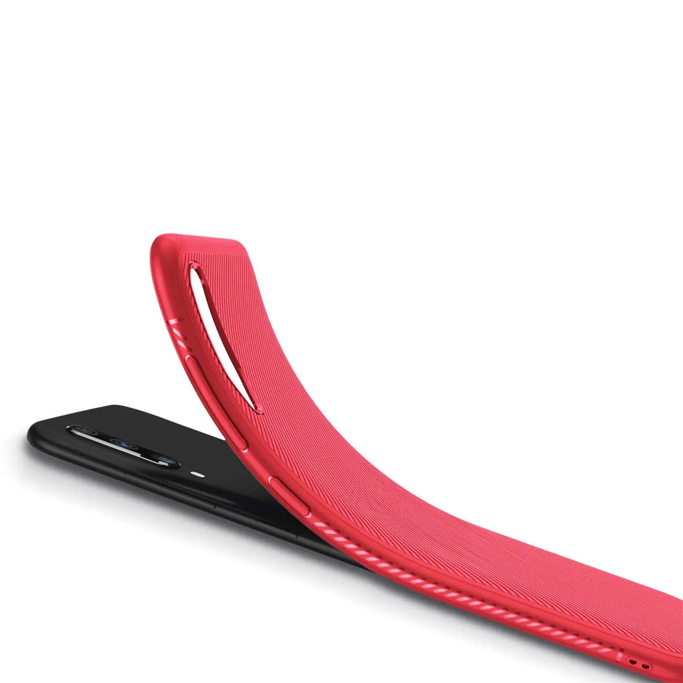 Rote, flexible Silikonhülle für Samsung Galaxy A70/A70s, halb über schwarzem Smartphone gebogen, von oben rechts.
