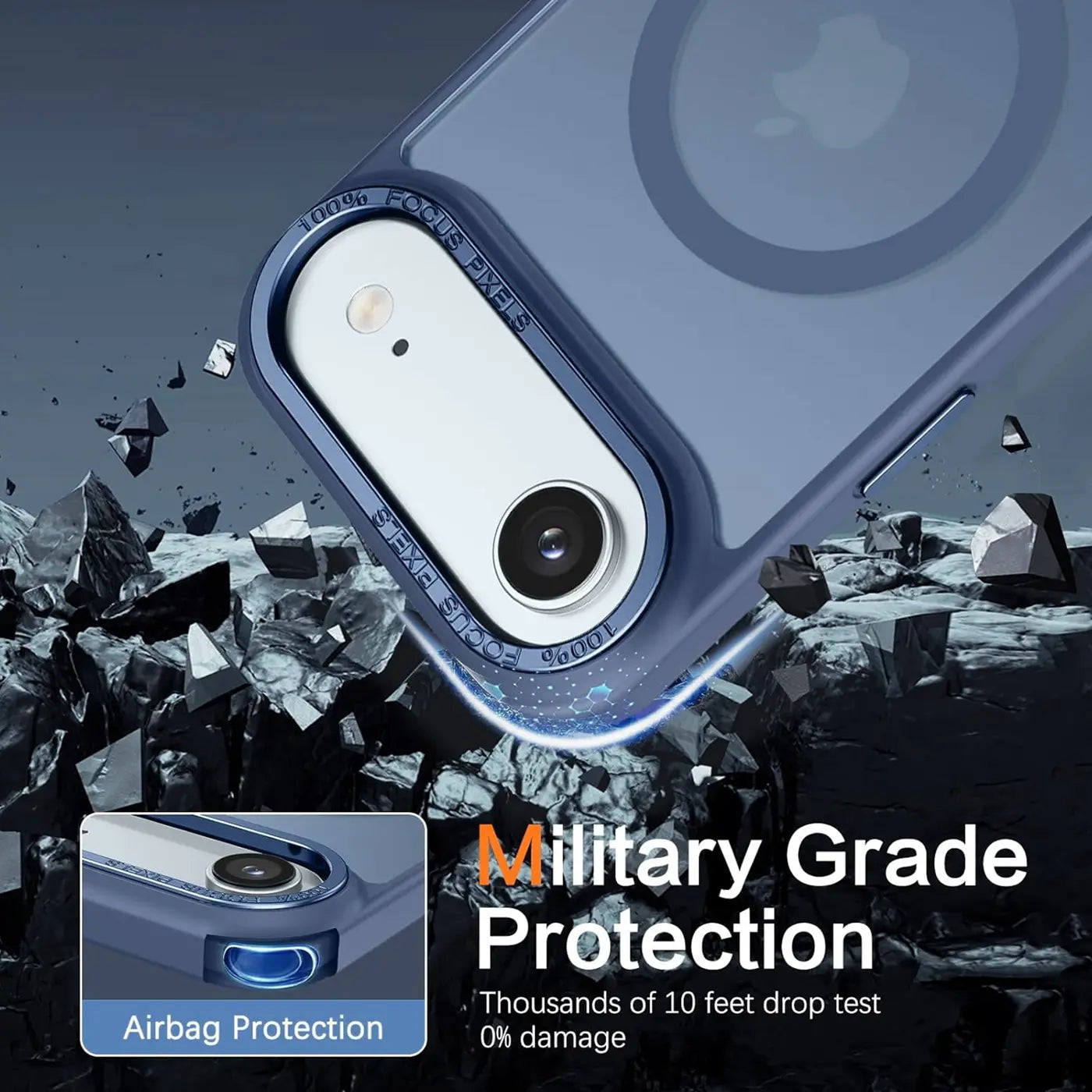 Blaue MagSafe Hülle aus matt transparentem Material, Nahaufnahme der Kamera, iPhone erkennbar.
