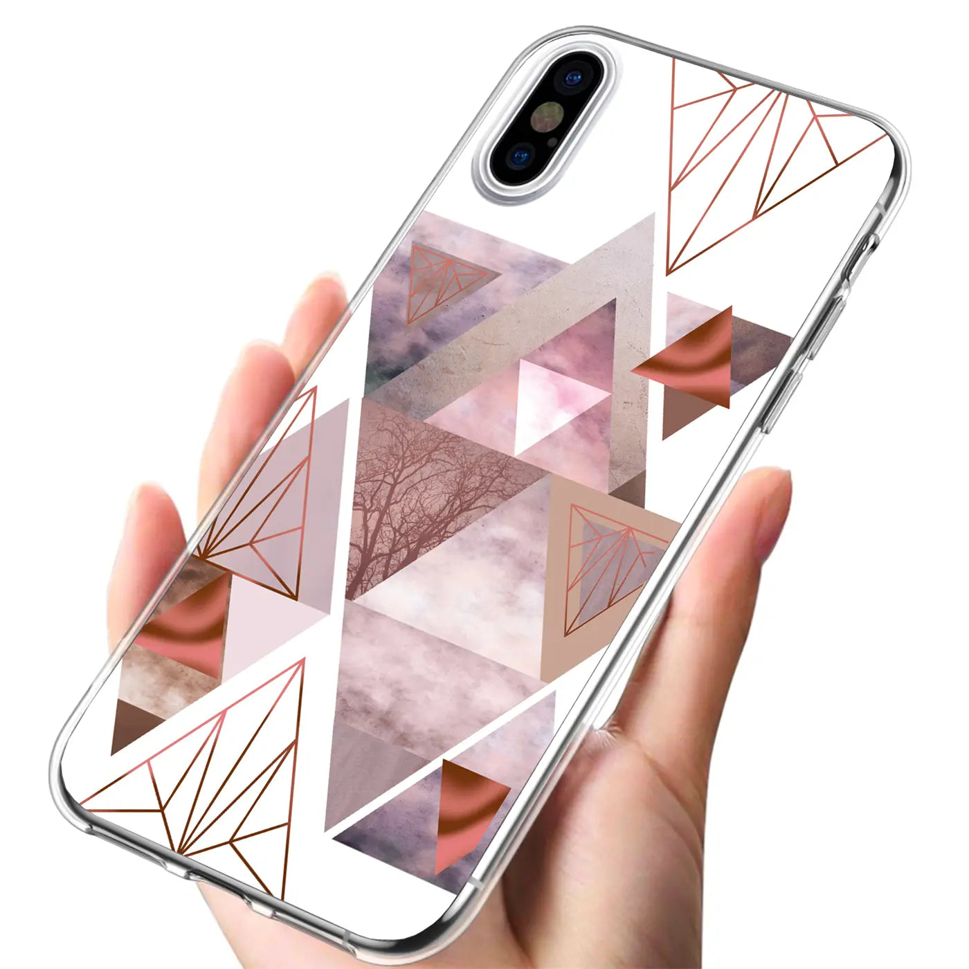 Hand hält transparente TPU-Hülle für iPhone X/XS mit geometrischem Dreiecksmuster in Rosa- und Brauntönen.