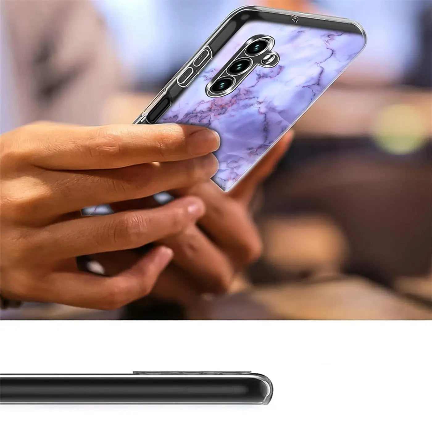 TPU Hülle mit Marmormuster, lila/weiß, seitliche Ansicht, hält ein Smartphone.