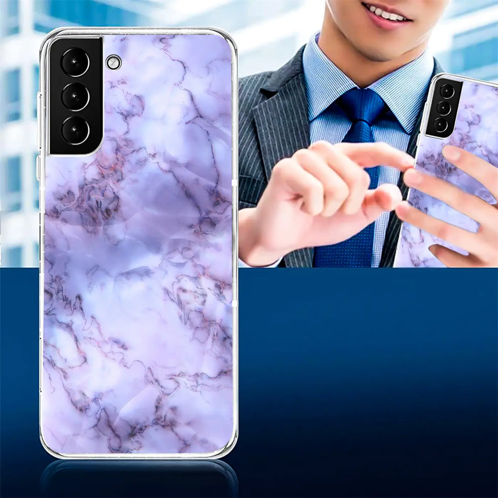 Lila Marmor TPU Hülle für Samsung Galaxy S22 Plus, von vorne gezeigt.
