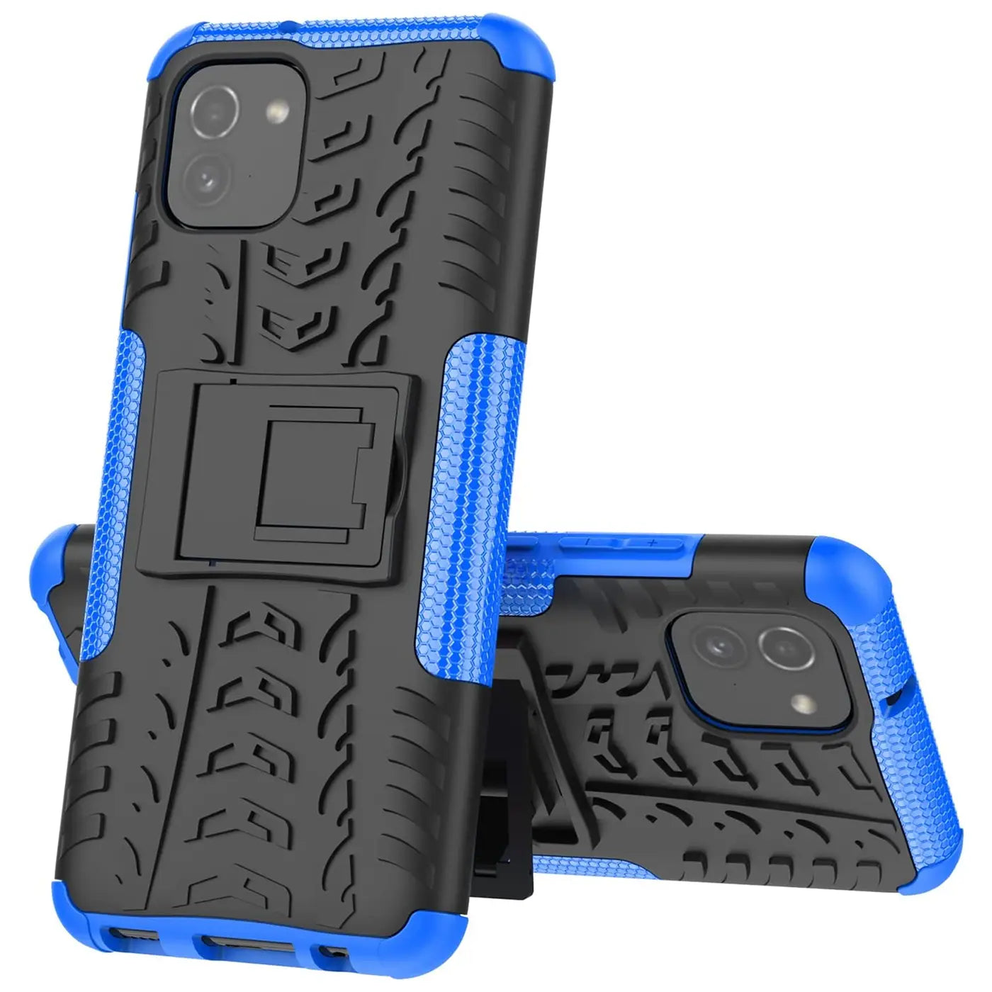 Zwei schwarze und blaue Outdoor-Hüllen aus Kunststoff mit Reifenprofil und Ständer für Samsung Galaxy A03.