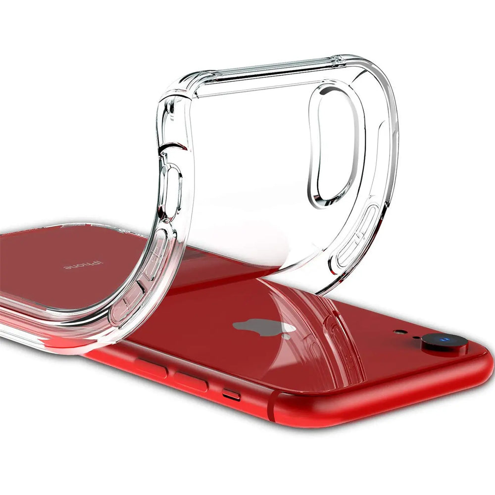 Transparente Hülle aus Kunststoff auf rotem iPhone XR, von schräg oben fotografiert.