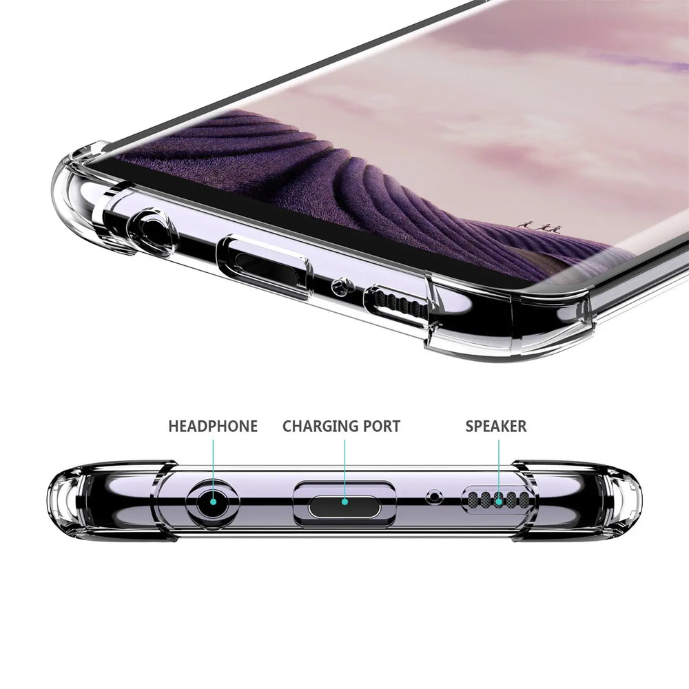 Transparente Hülle aus Kunststoff, Nahaufnahme, Unterseite eines Samsung Galaxy A6 mit Anschlüssen.
