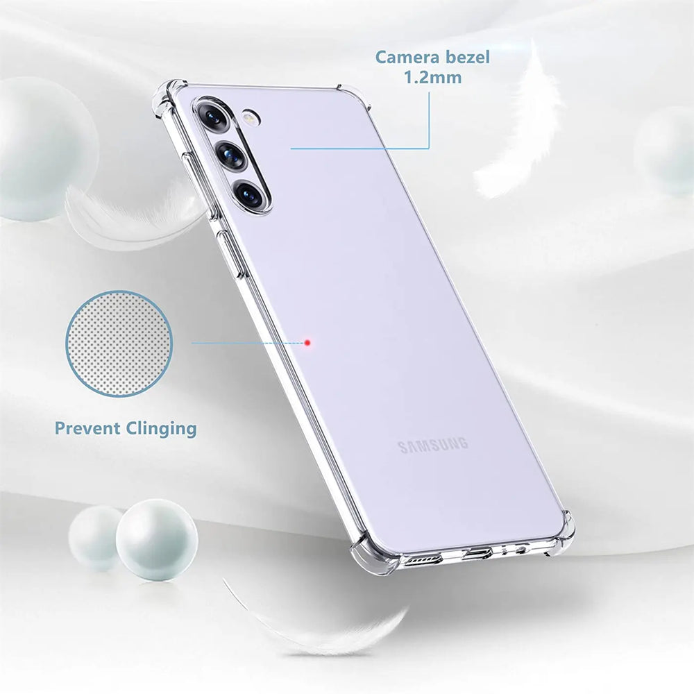 Samsung Galaxy S23 in klarer Hülle, von hinten, schräg. Transparentes TPU.