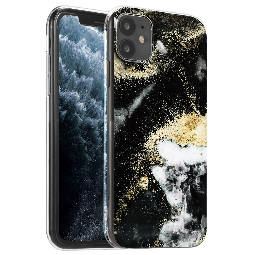 iPhone 12 Mini mit schwarzer Marmor-Hülle, Goldakzenten, von vorne links, aus Kunststoff.