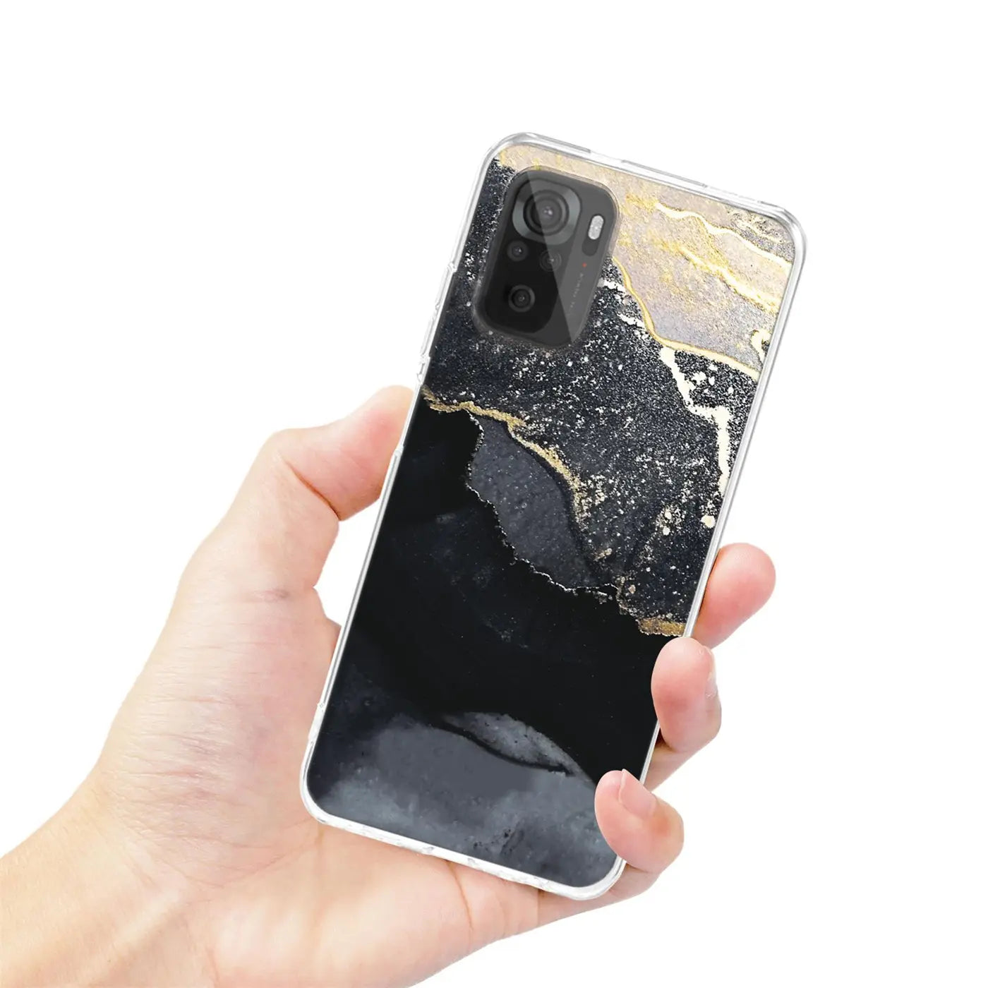 Hand hält Xiaomi Redmi Note 10/10S mit Marmor-Design Hülle, schwarz/gold, von vorne