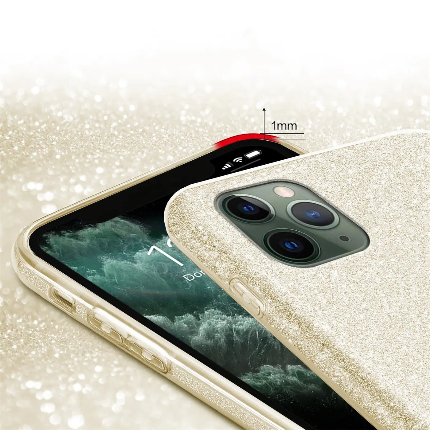 iPhone 11 Pro mit glitzernder TPU-Hülle, goldfarben, Nahaufnahme von hinten, 1mm Rand.