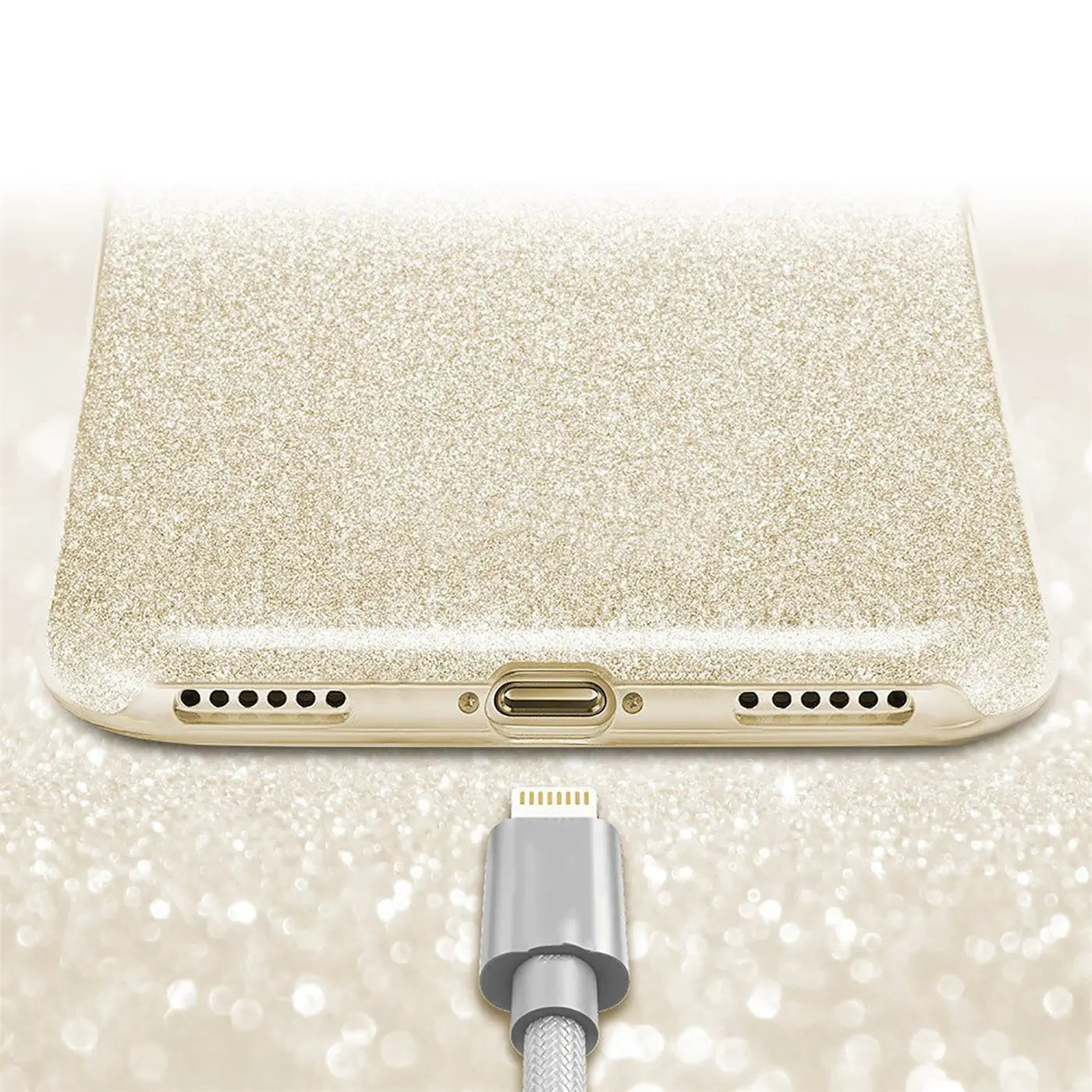 Goldene Glitzer TPU Hülle für iPhone 14 Plus, Nahaufnahme des Ladeanschlusses.