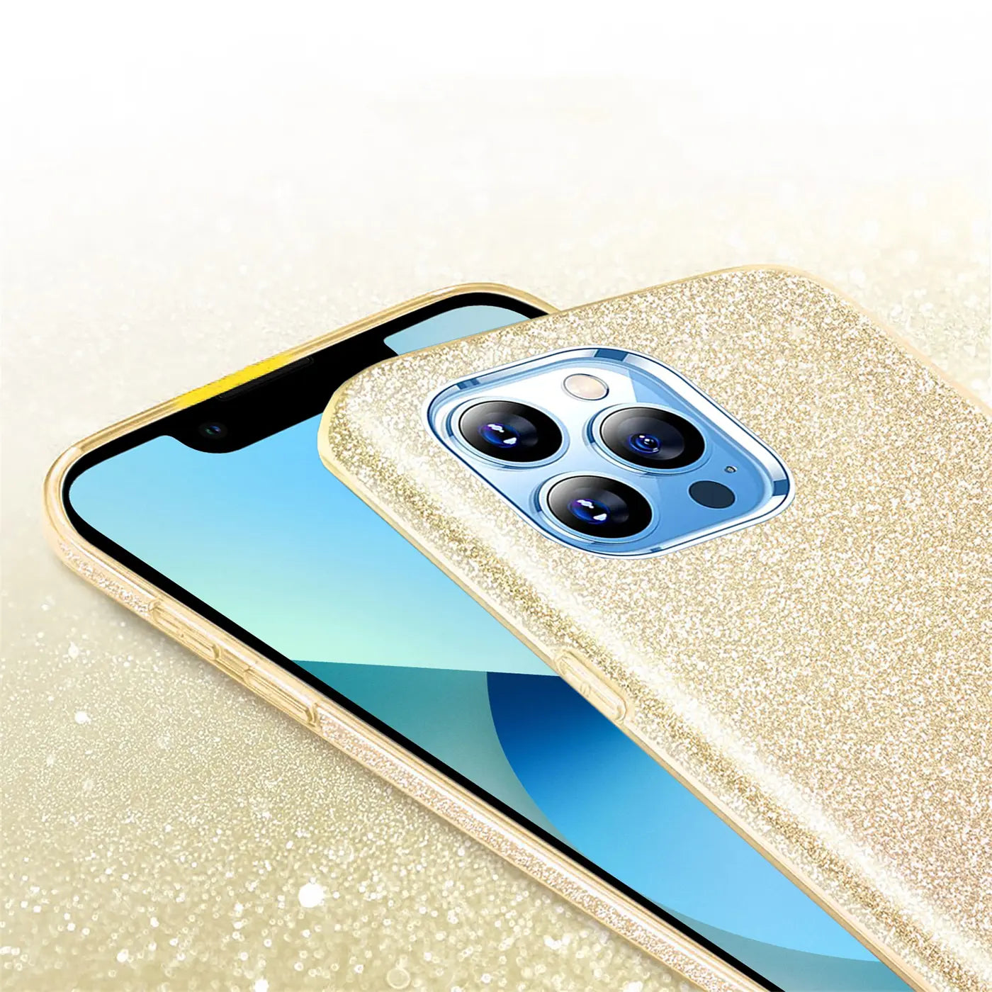 Goldene Glitzer TPU Hülle auf iPhone 14 Pro Max, Nahaufnahme von hinten.