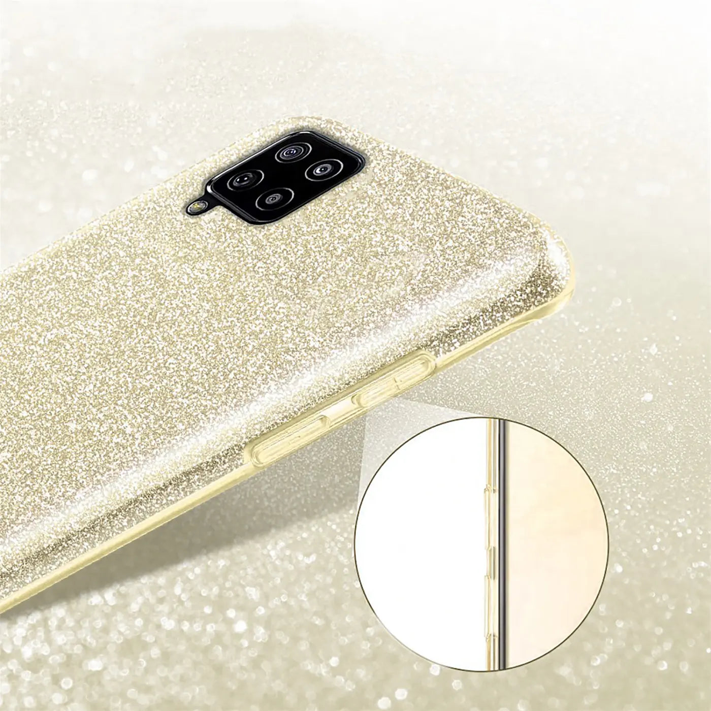 Goldene Glitzer TPU Hülle auf einem Samsung Galaxy A22 4G/M32/M22, von oben links gesehen.