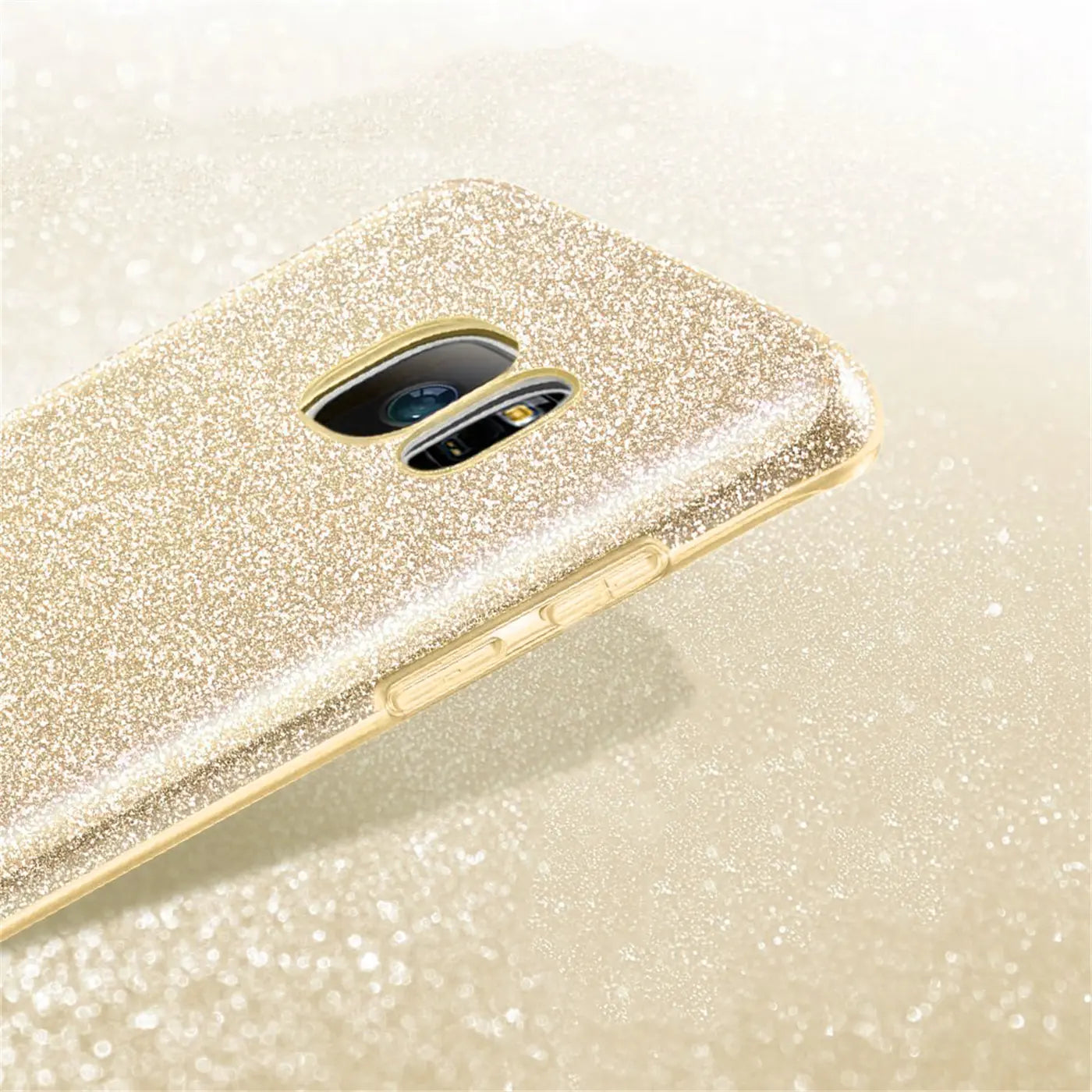 Goldene Glitzer TPU Hülle auf Samsung Galaxy S7 Edge, Rückansicht, Nahaufnahme
