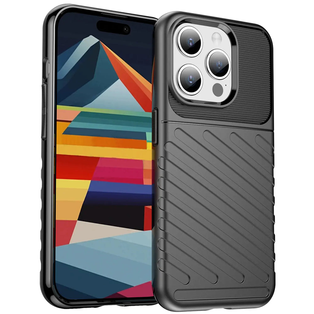Schwarze Hülle aus Gummi für iPhone 15 Pro Max, von vorne, mit Kamera-Ausschnitt.